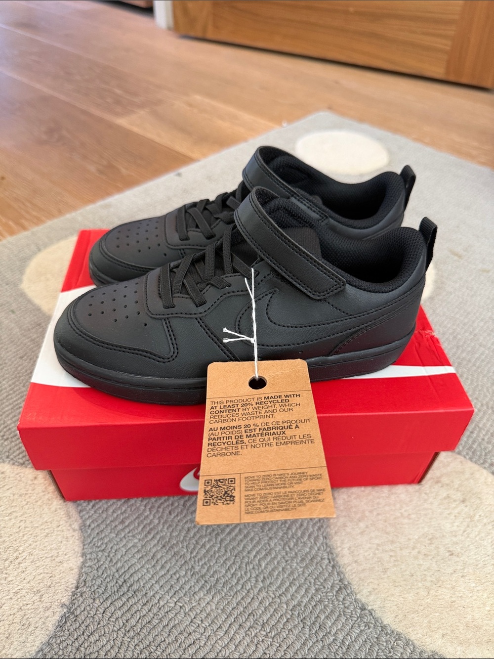 Nike Kids Black Low-Top Sneakers with Strap and Lace